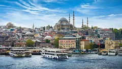 Koniec marca v Istanbule: pokojné dni, farebné strechy a večerná atmosféra ulíc